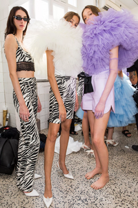 backstage-defile-brognano-printemps-ete-2019-milan-coulisses-106.thumb.jpg.60def79e0067605427bbad3bb7a57560.jpg