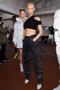 backstage-defile-byblos-automne-hiver-2019-2020-milan-coulisses-52.thumb.jpg.36b9fb84a0ee47b0cff52fedfc57751b.jpg