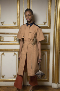 backstage-defile-cedric-charlier-printemps-ete-2019-paris-coulisses-89.thumb.jpg.f718f47052eb2b70afbcca596948ea19.jpg