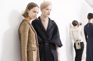 backstage-defile-christian-dior-automne-hiver-2018-2019-paris-coulisses-45.thumb.jpg.5f448a837c9edd3c1e8c0ae917b1464e.jpg