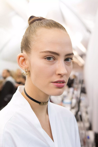 backstage-defile-christian-dior-printemps-ete-2017-paris-coulisses-47.thumb.jpg.949e17c5fd04fb8512e6b08199f4871b.jpg