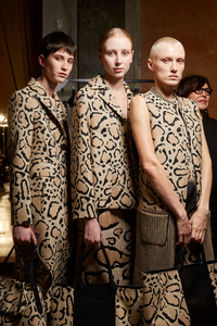 backstage-defile-cividini-automne-hiver-2019-2020-milan-coulisses-108.thumb.jpg.aa9fa6e498a8191c6a4408b3d15f3a08.jpg