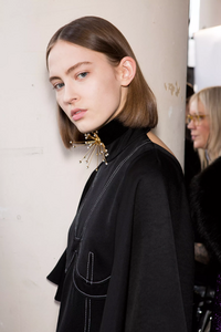 backstage-defile-ellery-automne-hiver-2017-2018-paris-coulisses-108.thumb.jpg.273440153235e98b789c577f1b6c53fc.jpg