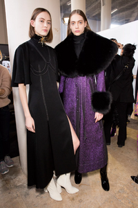 backstage-defile-ellery-automne-hiver-2017-2018-paris-coulisses-111.thumb.jpg.4f236df0ec0d5b1b3d729eb4c25082aa.jpg