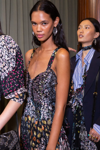 backstage-defile-etro-printemps-ete-2020-milan-coulisses-55.thumb.jpg.a525d00ab00317b3e91234c2a3e7b66c.jpg