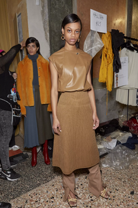 backstage-defile-gabriele-colangelo-automne-hiver-2019-2020-milan-coulisses-49.thumb.jpg.311ae9617720e26399133d416d20bafb.jpg