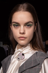 backstage-defile-genny-automne-hiver-2020-2021-milan-coulisses-290.thumb.jpg.aab5c372a22b2405a77c4a5affd8d19a.jpg