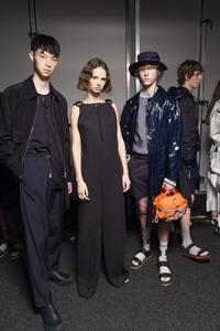 backstage-defile-hugo-boss-printemps-ete-2019-new-york-coulisses-126.thumb.jpg.0af5eeac41a629de46e58b7db209c86c.jpg