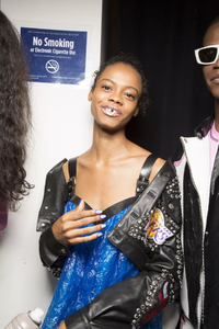 backstage-defile-jeremy-scott-printemps-ete-2019-new-york-coulisses-84.thumb.jpg.6786685ad73d2cbb87e53526f65e9af6.jpg