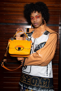 backstage-defile-kenzo-automne-hiver-2019-2020-paris-coulisses-54.thumb.jpg.e0a60882485dcee045e8c5268bfb7beb.jpg