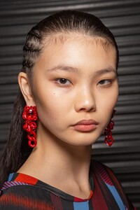 backstage-defile-koche-automne-hiver-2020-2021-paris-coulisses-77.thumb.jpg.52c106a8c71092450645e535dd229e7d.jpg