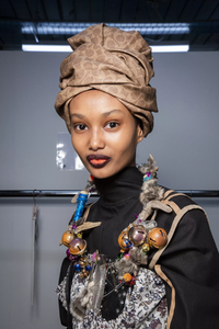 backstage-defile-matty-bovan-automne-hiver-2019-2020-londres-coulisses-11.thumb.jpg.ea26a9b5fd694829625f7d68cb9e63b9.jpg