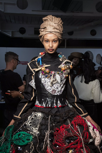 backstage-defile-matty-bovan-automne-hiver-2019-2020-londres-coulisses-14.thumb.jpg.0e606411ebe3a4126400c6b25a10176d.jpg
