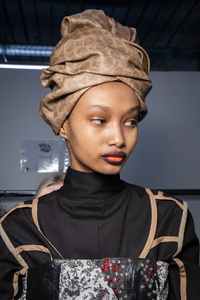 backstage-defile-matty-bovan-automne-hiver-2019-2020-londres-coulisses-9.thumb.jpg.6dd468712e4ac807159e53da78a88390.jpg
