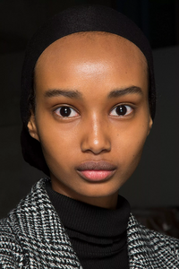 backstage-defile-max-mara-automne-hiver-2019-2020-milan-coulisses-137.thumb.jpg.487bc143d87551e98168f1292953b7bf.jpg
