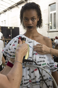 backstage-defile-msgm-printemps-ete-2018-milan-coulisses-122.thumb.jpg.817c9a44902e37907b6c6d8c0aae072d.jpg