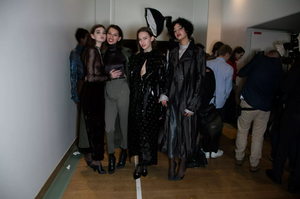 backstage-defile-nina-ricci-automne-hiver-2016-2017-paris-coulisses-110.thumb.jpg.80f1ff34007b895d9b056c99dfc3d7e0.jpg