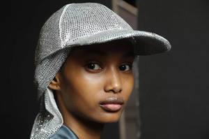 backstage-defile-off-white-automne-hiver-2019-2020-paris-coulisses-88.thumb.jpg.f08f5fe8b05588f977db31f27eab2c30.jpg