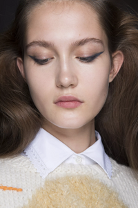 backstage-defile-paul-amp-joe-automne-hiver-2018-2019-paris-coulisses-102.thumb.jpg.51cc57e58f511c612c1b23cf2242c2ba.jpg