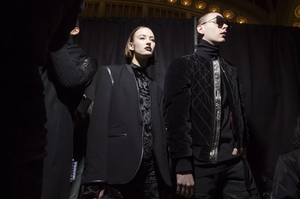 backstage-defile-philipp-plein-automne-hiver-2017-2018-new-york-coulisses-102.thumb.jpg.227915c704a23002d844bfcdd5a7b10b.jpg