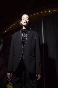 backstage-defile-philipp-plein-automne-hiver-2017-2018-new-york-coulisses-60.thumb.jpg.010726bbe4b6ddef2474860ae73dc890.jpg