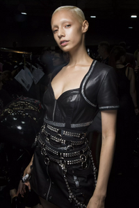 backstage-defile-philipp-plein-printemps-ete-2019-milan-coulisses-96.thumb.jpg.b86627c83adb2871a6a38f4590332d8a.jpg