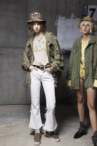 backstage-defile-r13-printemps-ete-2019-new-york-coulisses-43.thumb.jpg.e8794234aa8947c8aab8d1de2a20c9cf.jpg