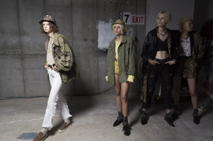 backstage-defile-r13-printemps-ete-2019-new-york-coulisses-44.thumb.jpg.dc6df51e605919931a1ae1fd59d8a9a7.jpg
