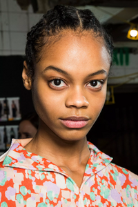 backstage-defile-rejina-pyo-automne-hiver-2019-2020-londres-coulisses-17.thumb.jpg.b65ec2083ac0003a0986a7434f8a8785.jpg