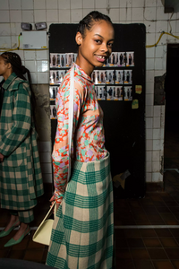 backstage-defile-rejina-pyo-automne-hiver-2019-2020-londres-coulisses-21.thumb.jpg.9d442c2622f06c600dd79bc281a76368.jpg