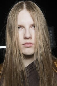 backstage-defile-rick-owens-automne-hiver-2018-2019-paris-coulisses-10.thumb.jpg.8ee2847eee101eb6a89d25b6d71324b8.jpg