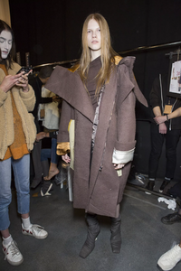 backstage-defile-rick-owens-automne-hiver-2018-2019-paris-coulisses-55.thumb.jpg.97b46c5950fdf1eefcb89947e9dbf231.jpg