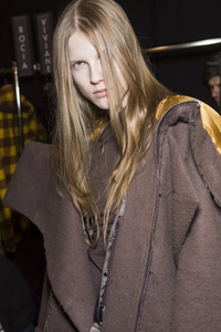 backstage-defile-rick-owens-automne-hiver-2018-2019-paris-coulisses-58.thumb.jpg.5786eb8e10830e6490a83073d62cb1c0.jpg