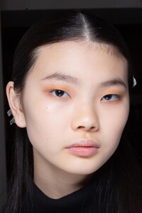 backstage-defile-ryan-roche-automne-hiver-2020-2021-paris-coulisses-42.thumb.jpg.112443bdd7935b486b3700fbab30463e.jpg
