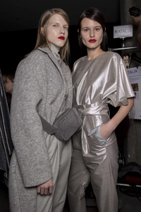 backstage-defile-sally-lapointe-automne-hiver-2018-2019-new-york-coulisses-35.thumb.jpg.2a3c490ab3cd9781e7368472ae35c71d.jpg