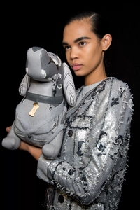 backstage-defile-thom-browne-automne-hiver-2019-2020-paris-coulisses-139.thumb.jpg.3d4d3142e0391518d4549b5221466d40.jpg