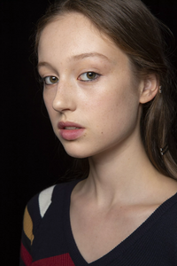 backstage-defile-tibi-printemps-ete-2019-new-york-coulisses-2.thumb.jpg.2d1649378fcd6e88e6d04f1a3579507f.jpg