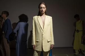 backstage-defile-tibi-printemps-ete-2019-new-york-coulisses-81.thumb.jpg.64c3bd9d0ff993e35733159f827629b6.jpg