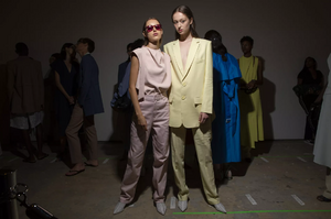 backstage-defile-tibi-printemps-ete-2019-new-york-coulisses-85.thumb.jpg.2c651c25f2acb1946b5d6534d8588209.jpg