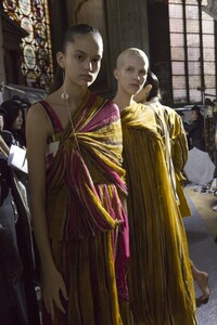 backstage-defile-uma-wang-printemps-ete-2019-paris-coulisses-85.thumb.jpg.cebaabe46f4d99018a12d8b212569c13.jpg