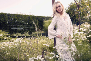 bazaar-uk-12-2013_juju_(1).thumb.jpg.930f8ad14afbdc194790a8ef46e2efb2.jpg