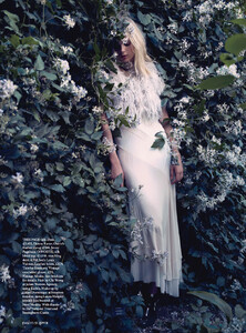 bazaar-uk-12-2013_juju_(10).thumb.jpg.64e13703d6a4dc191fe925e02c84ff4b.jpg