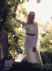 bazaar-uk-12-2013_juju_(6).thumb.jpg.d602f357e95d2340dff73d57ad4e2f12.jpg