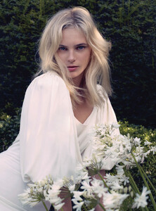 bazaar-uk-12-2013_juju_(8).thumb.jpg.07023c25e39177e9f7803863e5d0128e.jpg