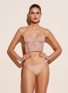 bustier3_27e6ea6c-7808-4f5c-a022-38805fcca261_2600x.jpg