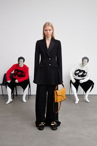 c534dfa0-d8f7-4a4f-b5fc-da6e0db59ce8_12-jw-anderson-prefall-lb-s08-0002.jpg