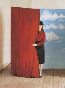 ceco_nest_pas_la_mode_ukvogue_feb2007_01.jpg