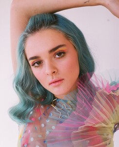 charlotte-lawrence-ladygunn-magazine-april-2020-0.jpg