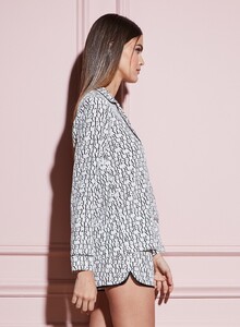 crop_181119_FLEURDUMAL_SHOT_12_1386_9cb19d74-3e65-4b63-9275-67f1ed0aad50_1200x.jpg