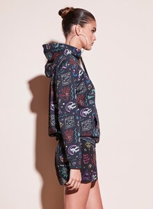 crop_181205_FLEURDUMAL_SHOT_21_2765_2600x.jpg